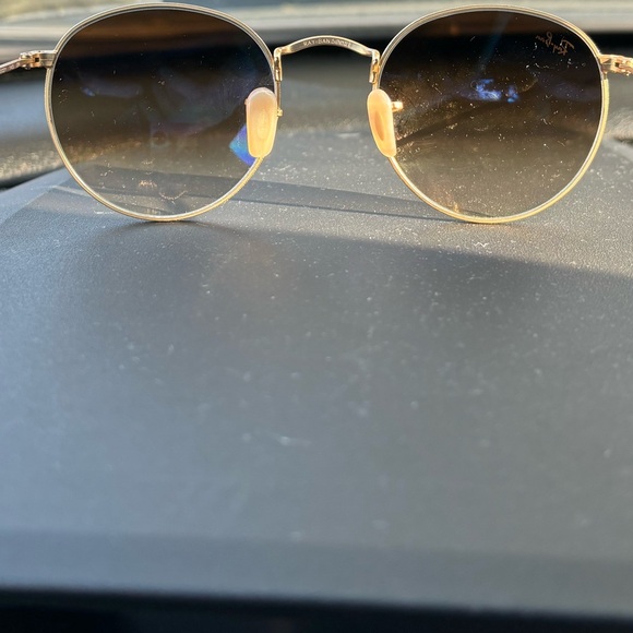 Gold Ray-Ban Sunglasses - Picture 5 of 8